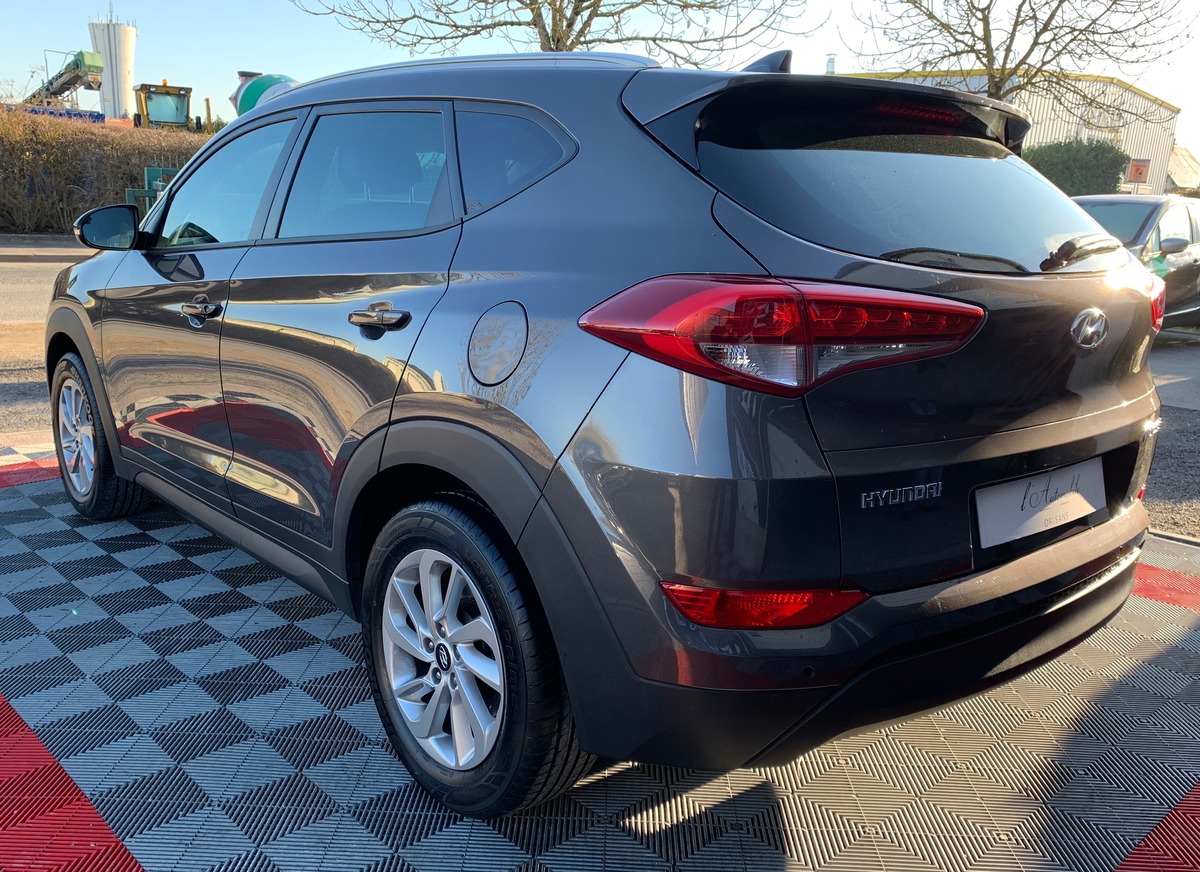 Hyundai Tucson 1.7 CRDI 115 BUSINESS 2WD c