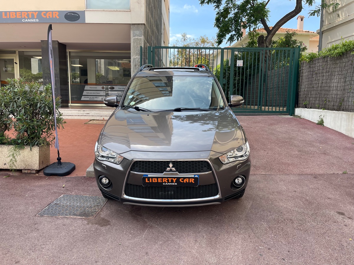 Mitsubishi Outlander 2.2 DI-D 156 CV 4WD 7 Places/Entretien complet Constructeur/Toit Ouvrant