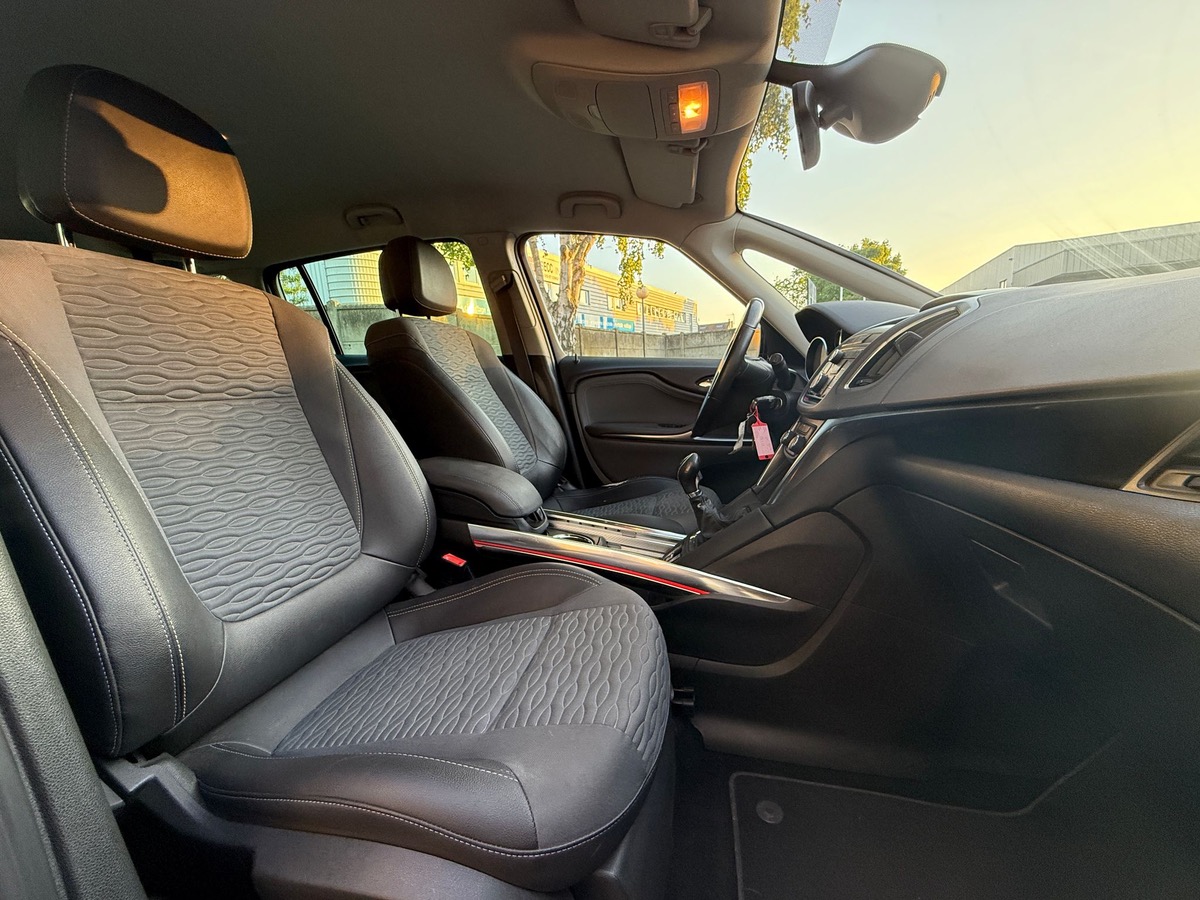 Opel Zafira Tourer 2.0 CDTI 131 CV cosmo 7 place 1er main 4XCB