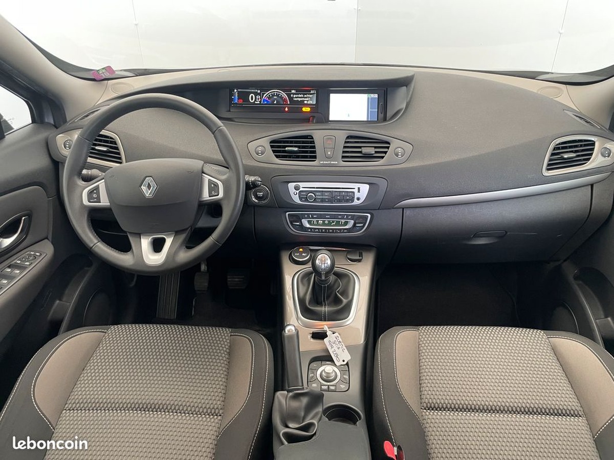 RENAULT Scenic 1.5 DCI 110  XMOD Zen première main 09/2013 98.951 kms