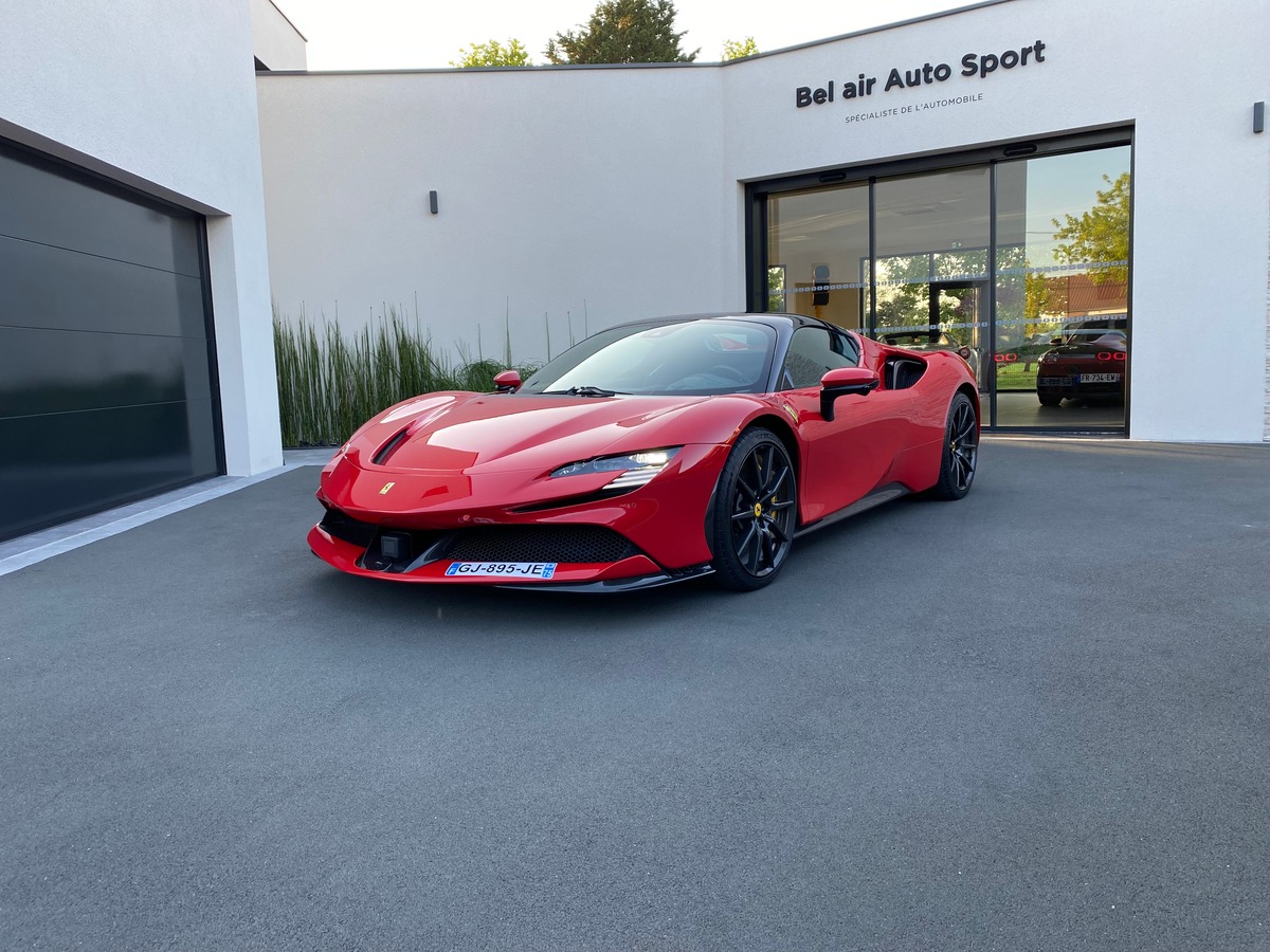Ferrari SF90 SPIDER / TVA / 1ERE MAIN / 300 KMS