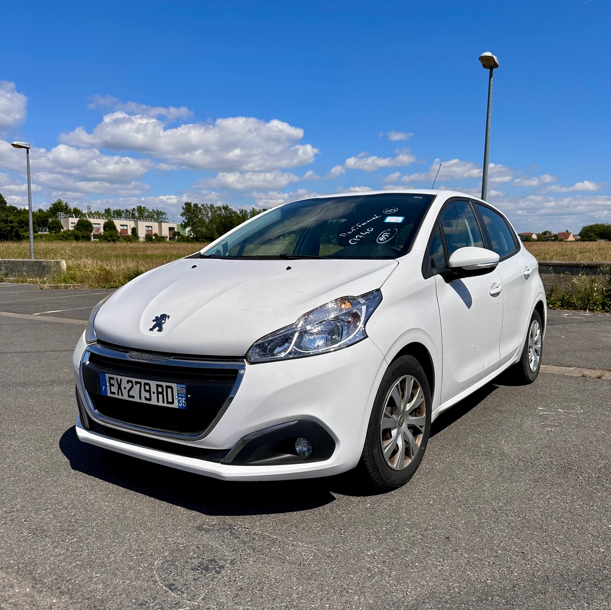 Peugeot 208 1.6 hdi / très belle /1er main