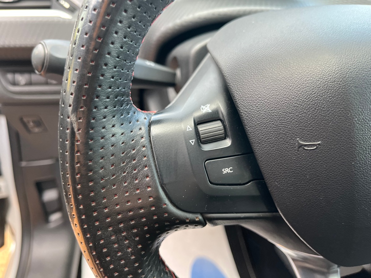 Peugeot 208 Phase 2 5 Portes 1.5 Blue HDi 100 CH GT LINE