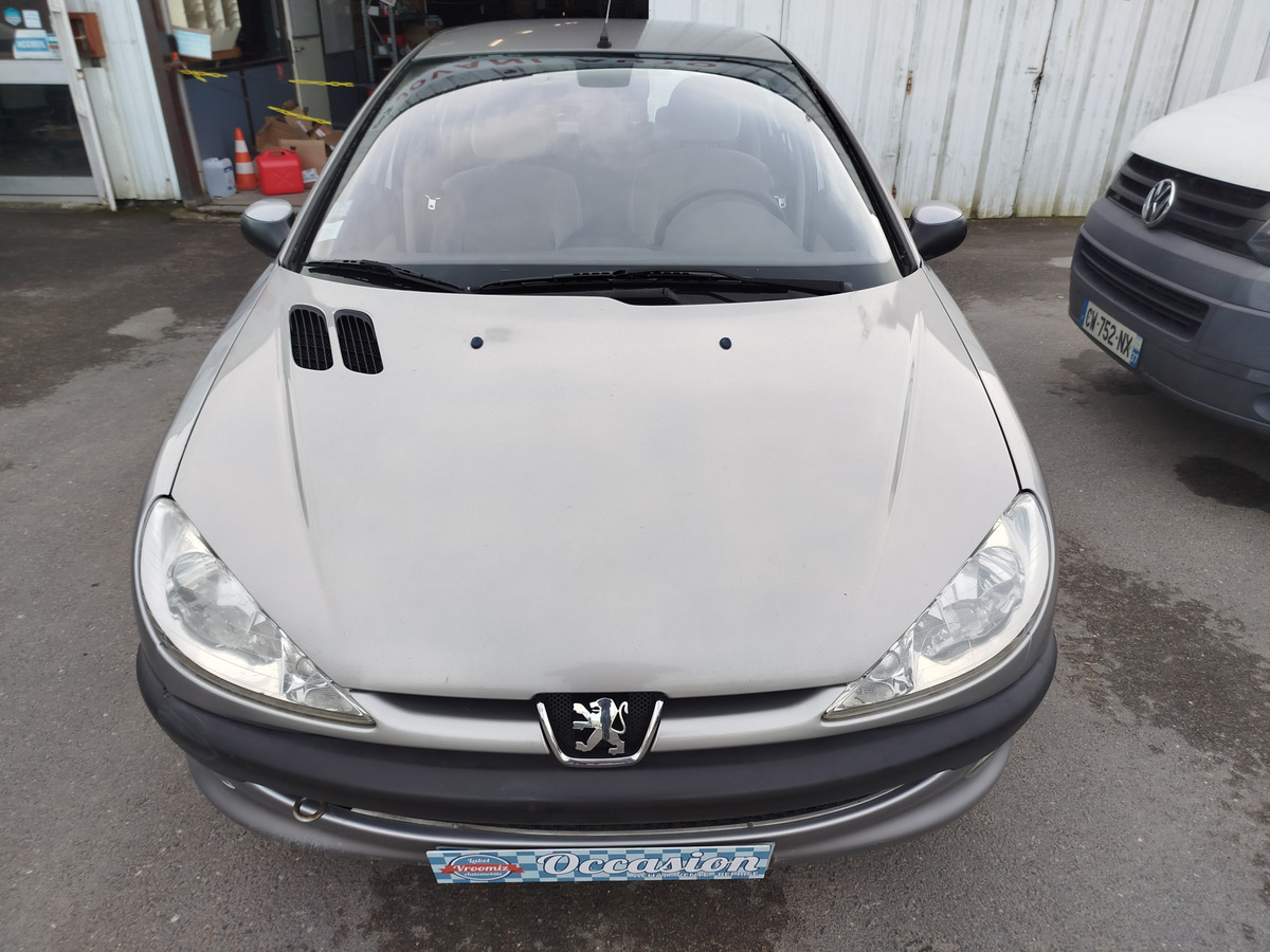 Peugeot 206 1.4 style / climatisation / distribution neuve