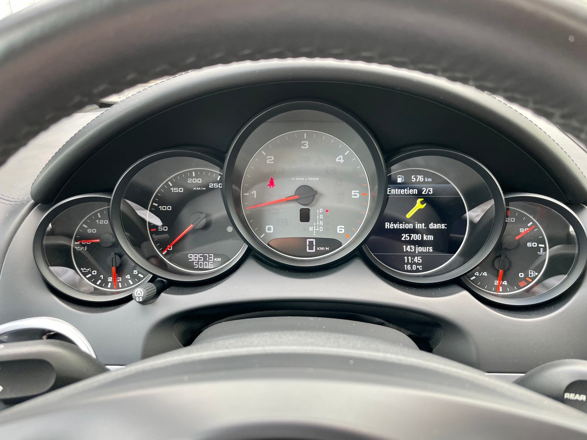 Porsche Cayenne S V8 4.2 TDi DPF 382 AWD b