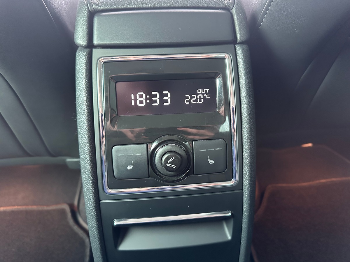 Skoda Superb Combi 3.6 V6 Elégance 2 4x4 DSG6