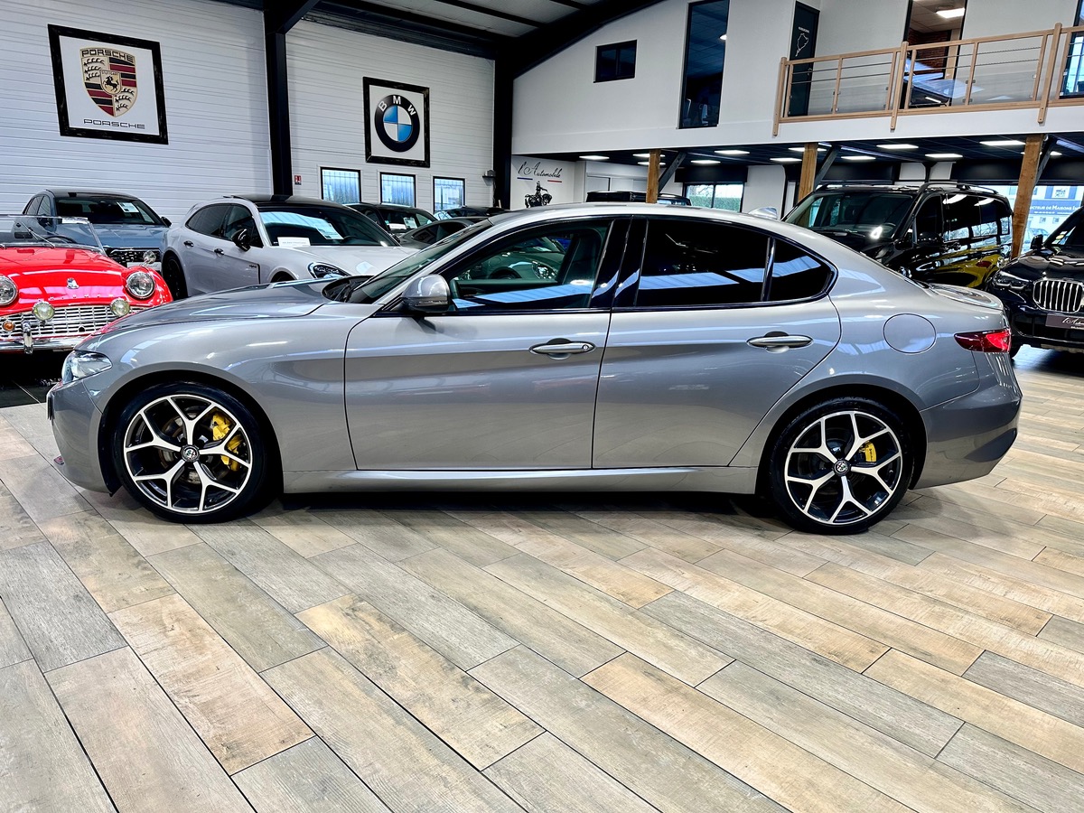 Alfa Romeo Giulia 2.2 JTD 180 AT8 Sport Options+++ a