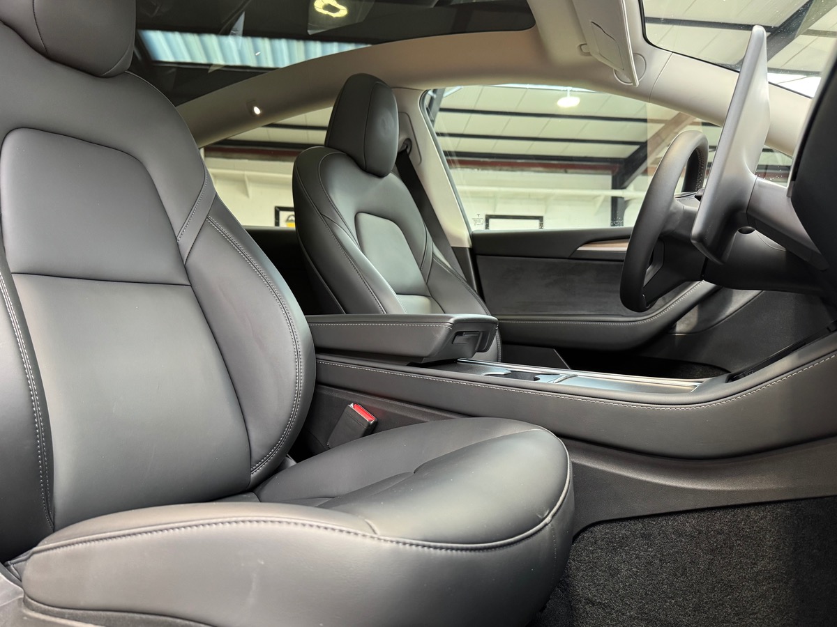 Tesla Model Y 347 cv PREMIÈRE MAIN AUTOPILOTE