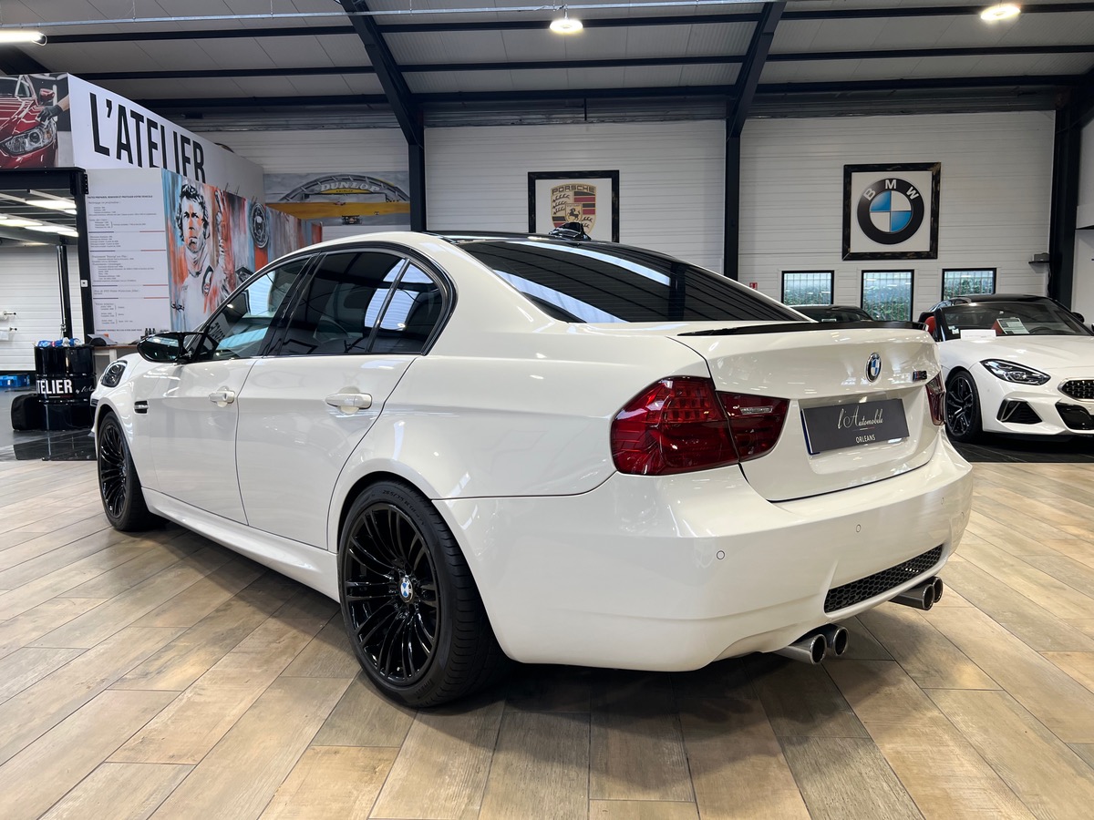 Bmw M3 (E90) SEDAN 5 portes 4.0 V8 420 ch DRIVELOGIC M DCT