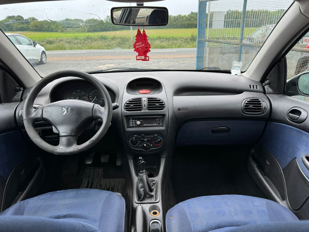 Peugeot 206 1.4 hdi 70cv 195002kms bon état 