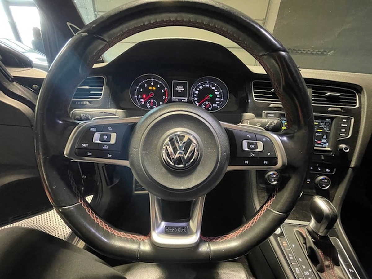 Volkswagen Golf GTI 230CV DSG6