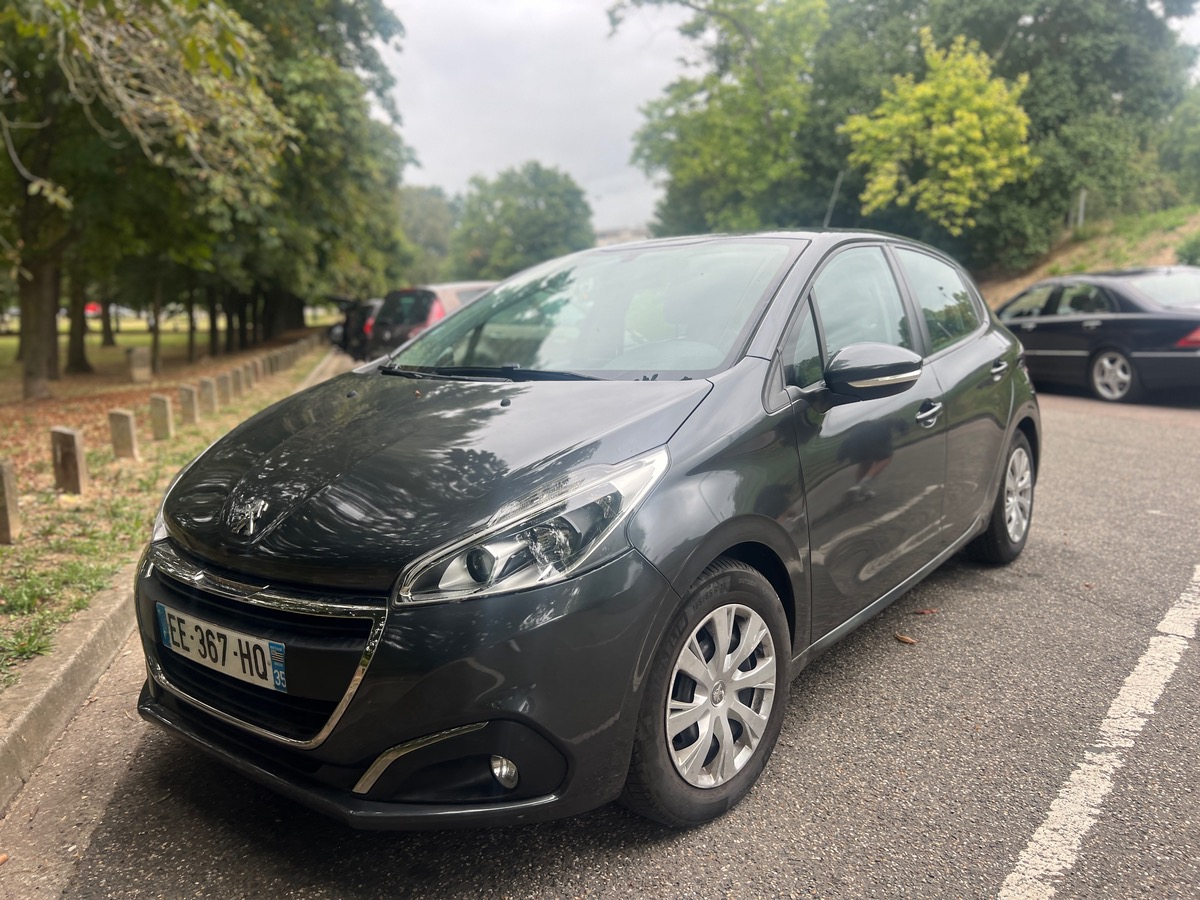 Peugeot 208 1.6 hdi clim gps distribution faite