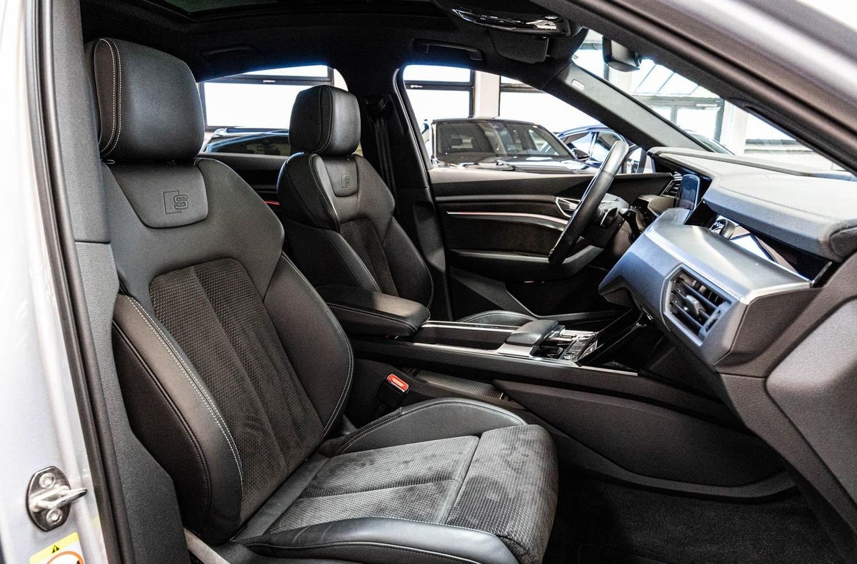 Audi e-tron Sportback 55 408ch S Line e-quattro Toit ouvrant