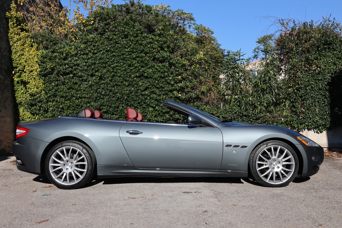 Maserati GranCabrio 4.7 V8 440 cv  - Sort d'entretien  - BVA