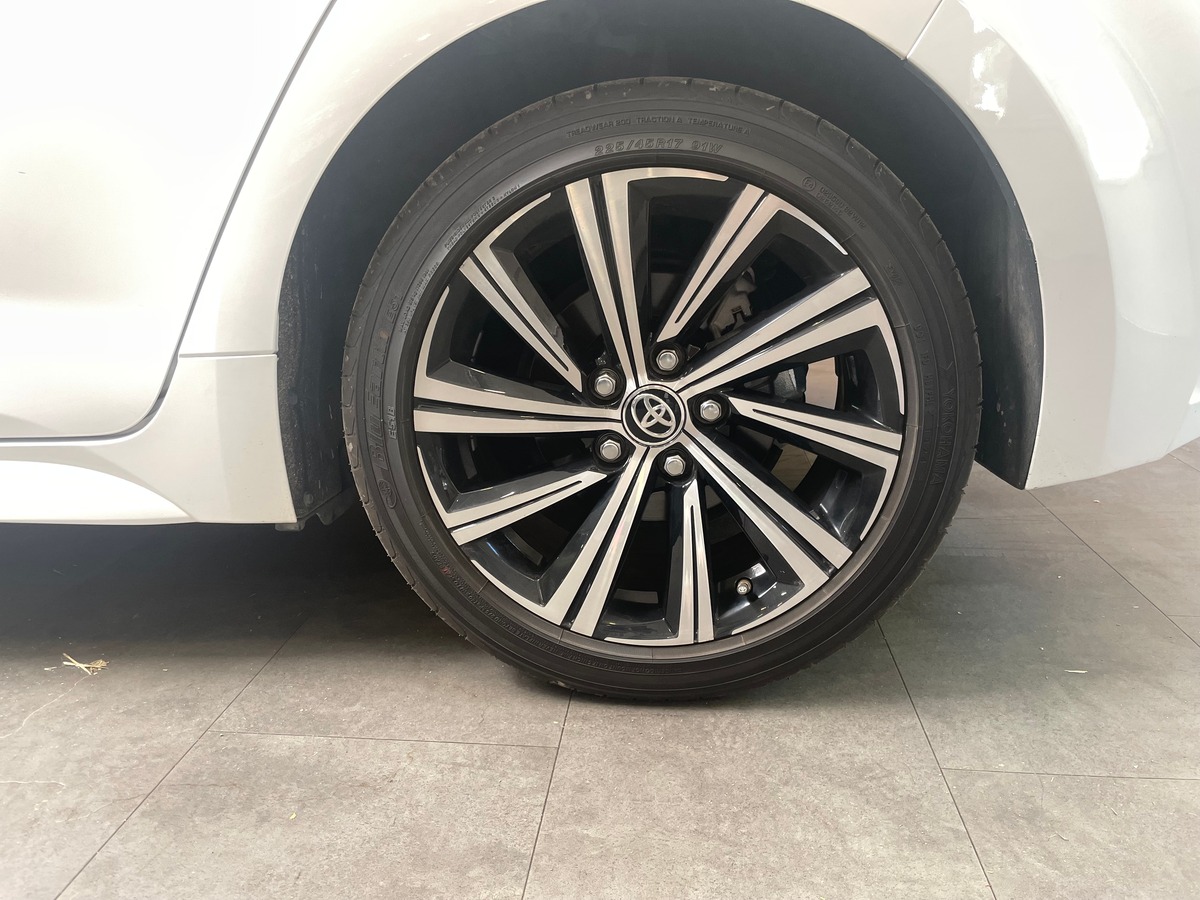 Toyota Corolla 1.8 FULL-Hybride design