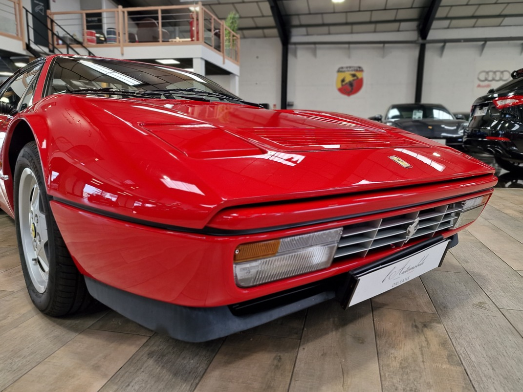 Ferrari 328 GTB 3.2 V8 270 DISTRIBUTION OK E