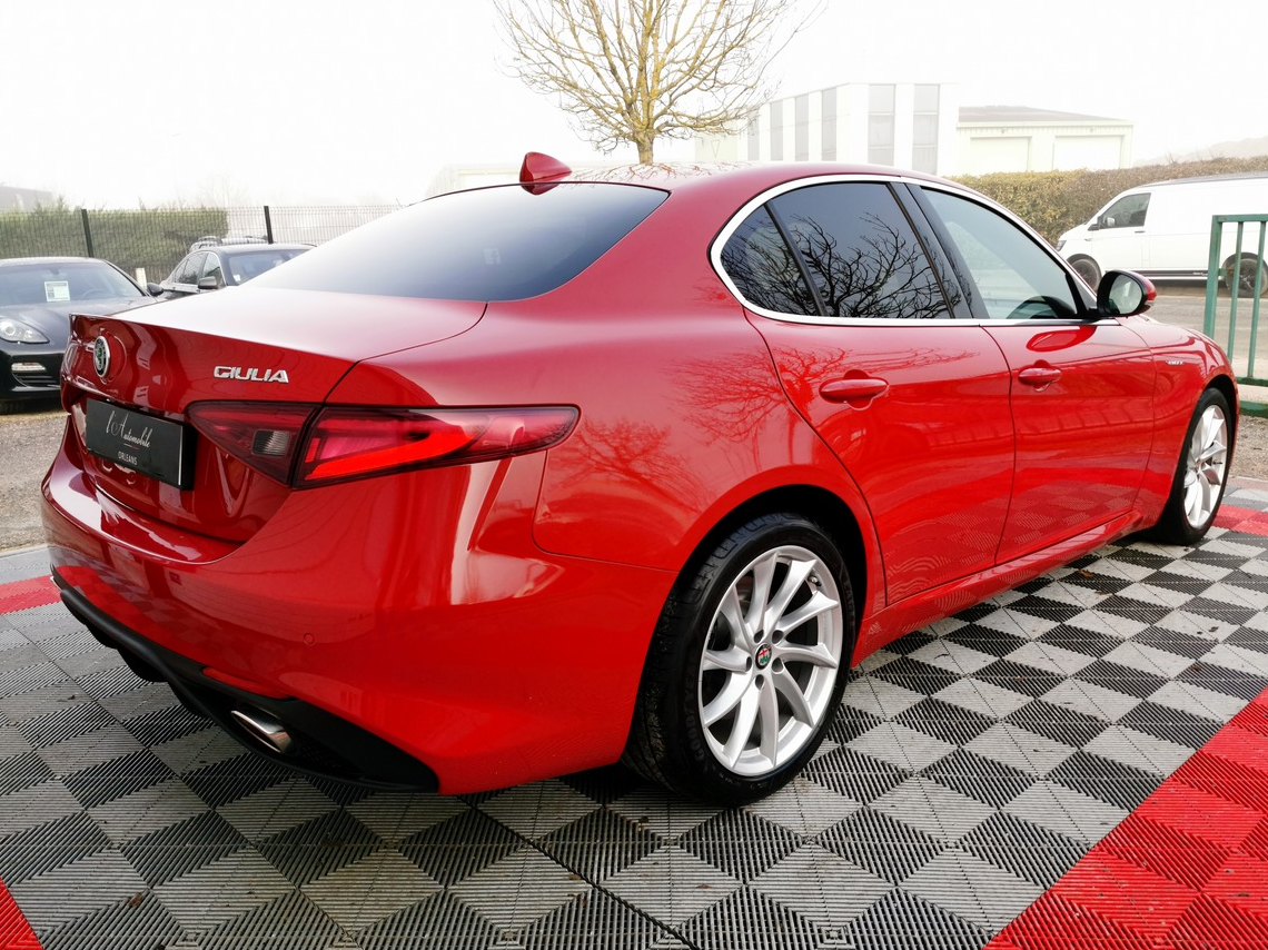 Alfa Romeo Giulia 2.2JTD AWD Q4 VELOCE 210 AT8 jj