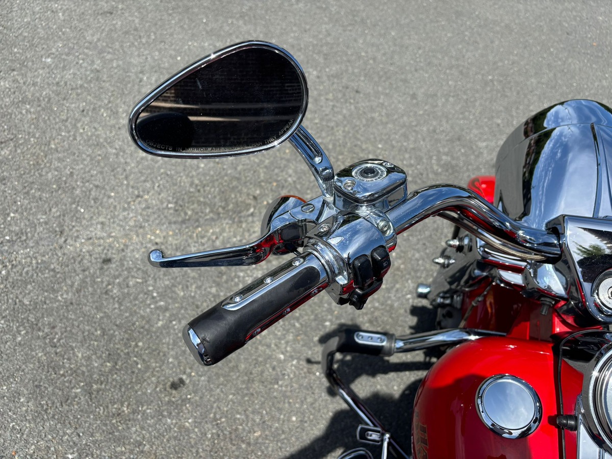 Moto Moto Harley-Davidson FLHRSE3 Screamin' Eagle Road King 2007