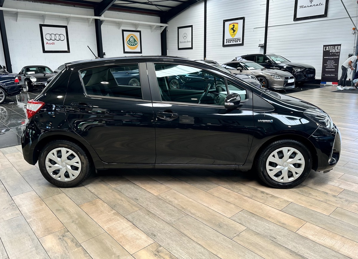 Toyota Yaris III (2) Hybrid 100H Dynamic 5P BVA