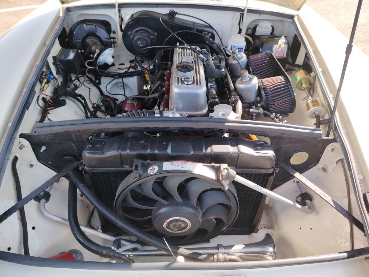 MG MG B CABRIOLET , 1965, boite auto MODELE TRES RARE