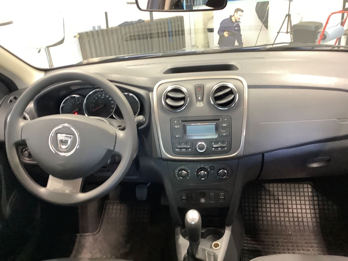 Dacia Sandero 1.2i 16v 75
