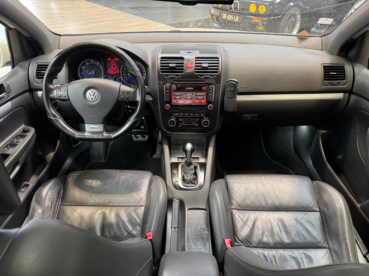 Volkswagen Golf R32 4 MOTION 3.2 V6 250CV DSG TOIT OUVRANT