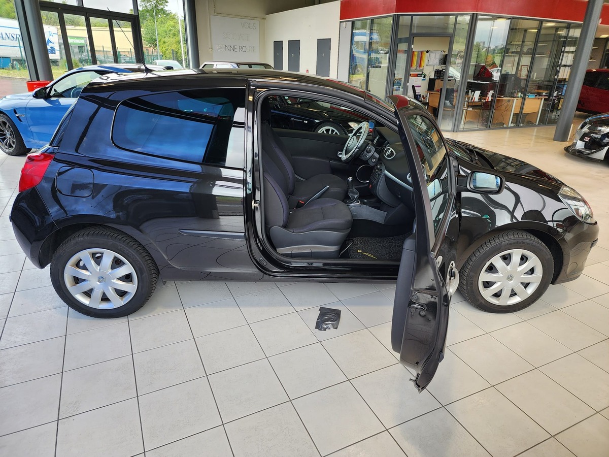 RENAULT Clio III 1.2L 100CV