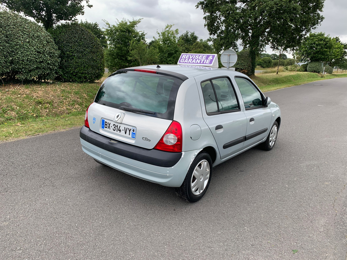 RENAULT Clio 1.4i 16v PRIVILEGE 72293KM