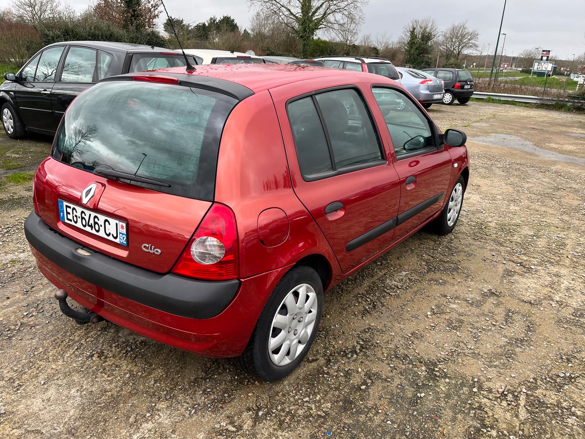 RENAULT Clio 1.5 dci