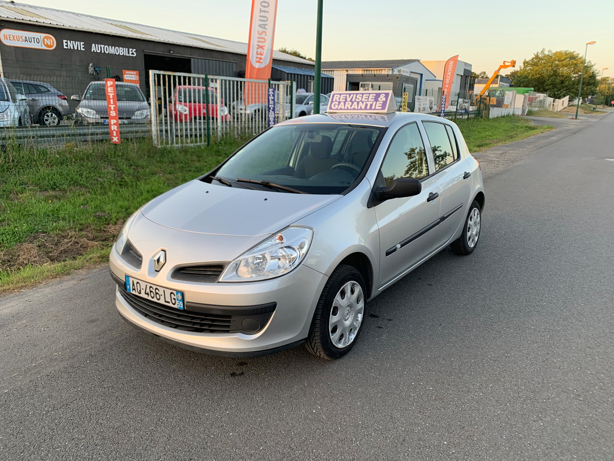 RENAULT Clio 1.2i 16v 75CV 108879KM