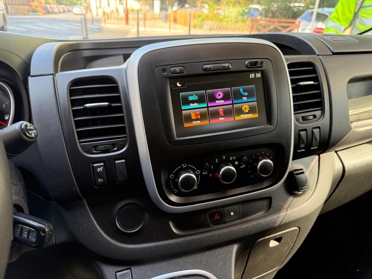 RENAULT Trafic III (2) FOURGON L2H1 2.0 DCI 1300 120