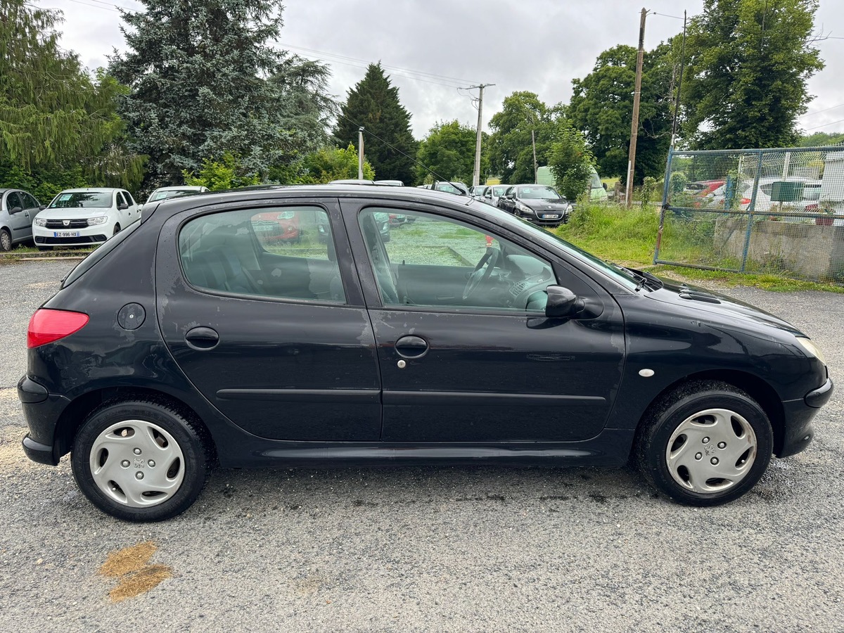 Peugeot 206 1.4 hdi 70cv 195002kms bon état 