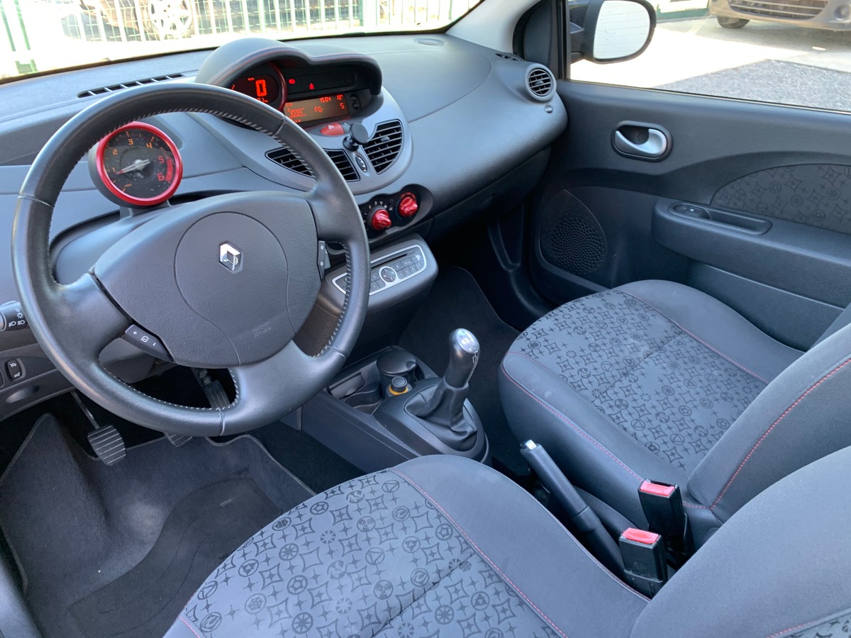 RENAULT Twingo 2 1.5 DCI 65 RIP CURL TO RÉGUL d