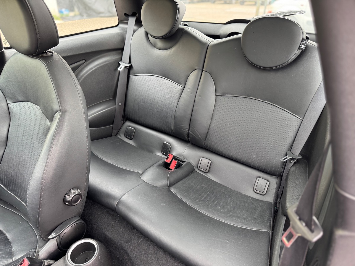 Mini Cooper 2 (R56) LCI D 1.6  110 cv - TOIT OUVRANT - INTERIEUR CUIR - RADAR DE RECUL