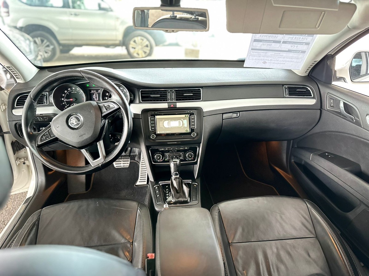 Skoda Superb 2.0 tdi 2013 BOITE AUTO X  SPORT AUTO X