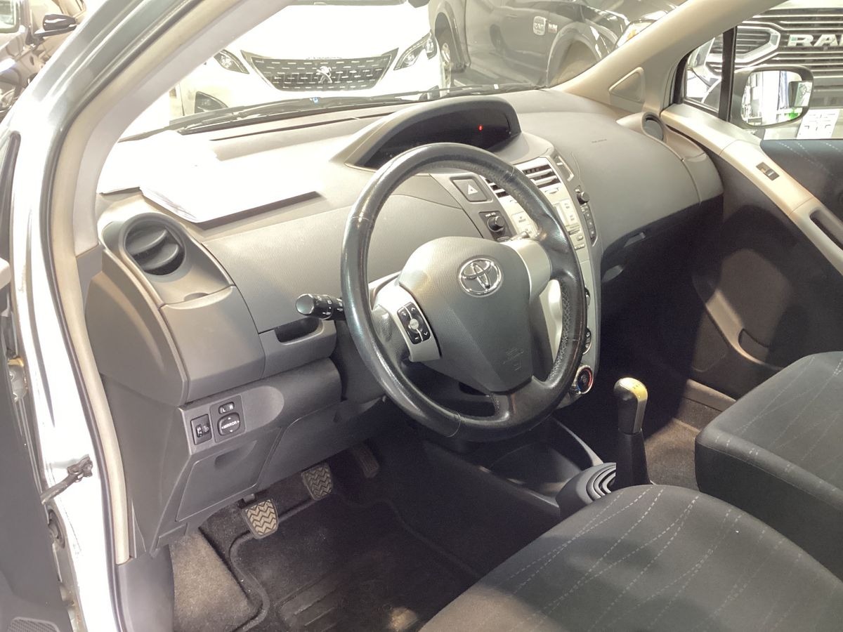 Toyota Yaris II 1.4 D4-D 90