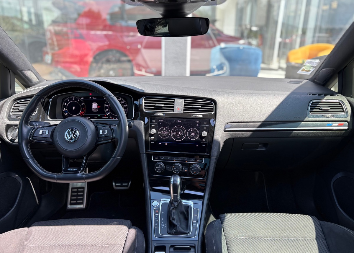 Volkswagen Golf VII (2) 2.0 TSI 300 R 4MOTION DSG7 5P