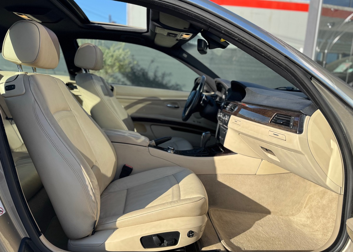 Bmw 330 (E92) (2) COUPE 330I 272 LUXE