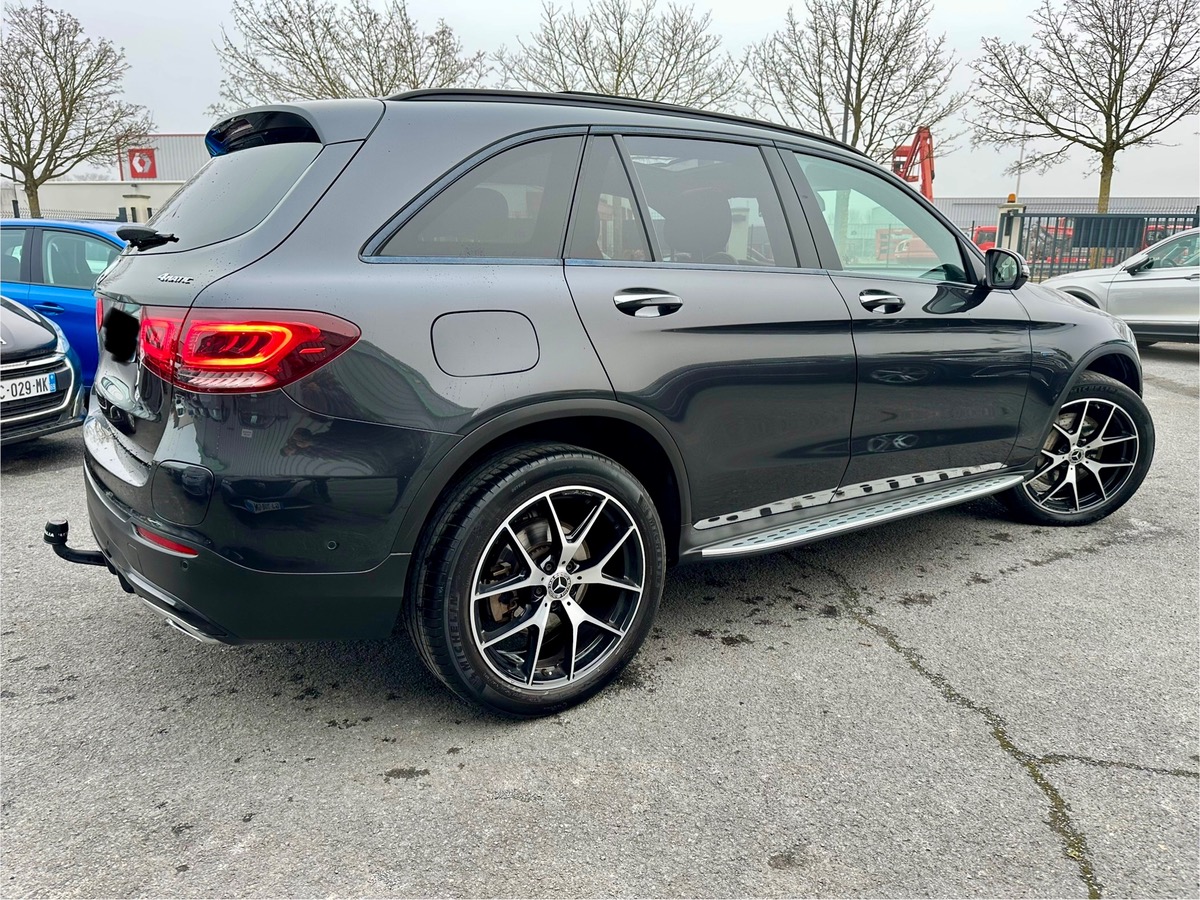 Mercedes Benz GLC 300 de 4 MATIC AMG LINE + TOIT OUVRANT ET ATTELAGE