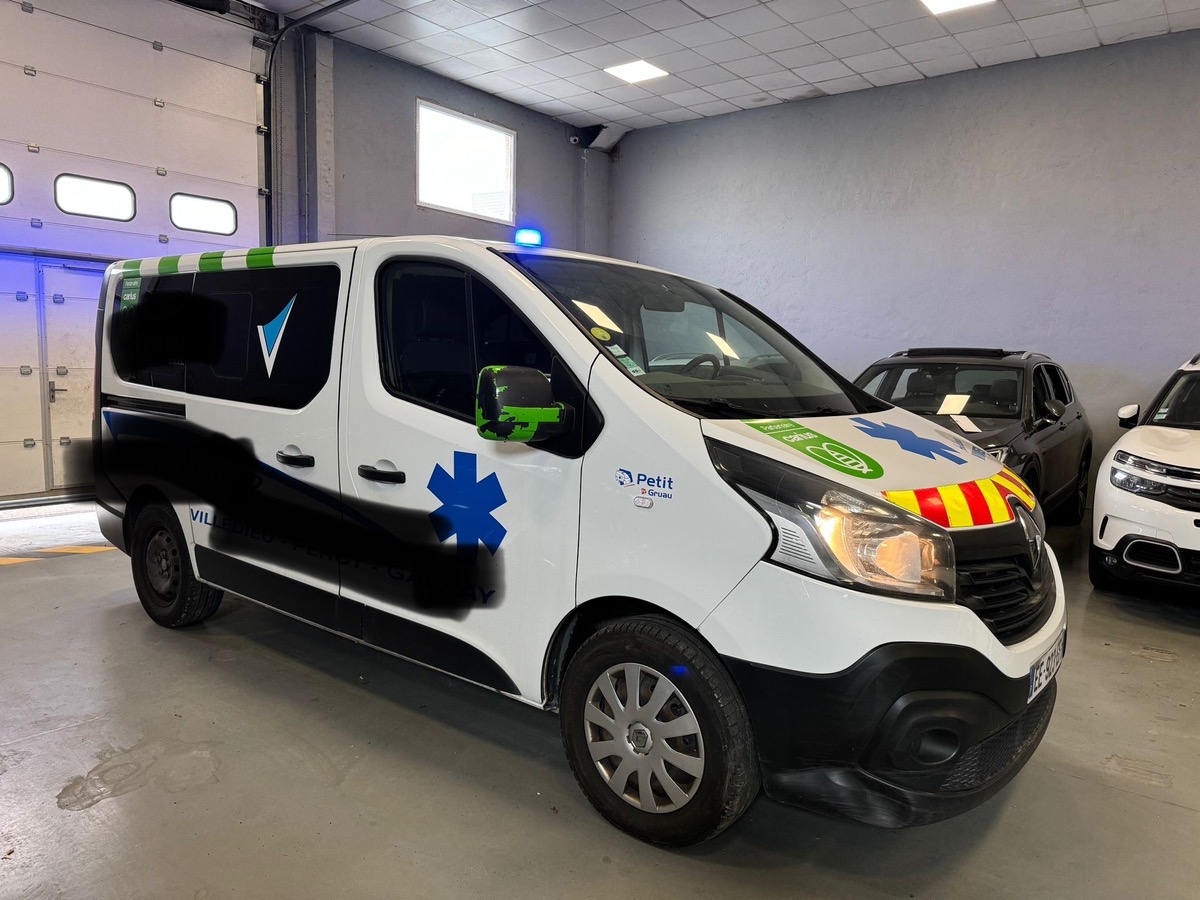 Renault Trafic 1.6DCI 140CV AMBULANCE FUME BLANCHE - Annonce
