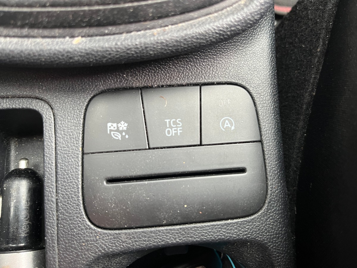 Ford Fiesta 1.0 ECOBOOST MHEV 125ch ST-LINE X, SUIVI FORD, CHARGEUR A INDUCTION, CARPLAY, REGULATEUR