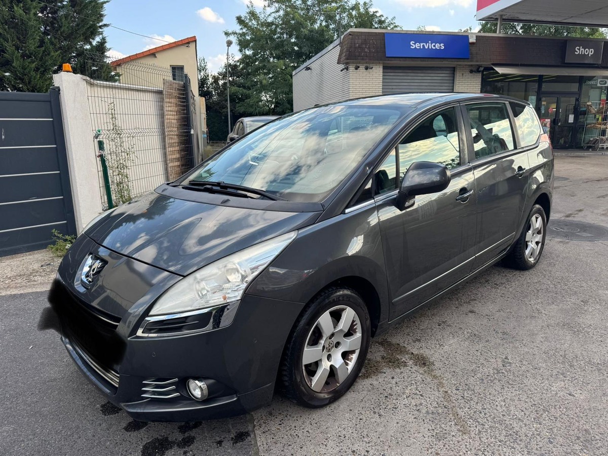 Peugeot 5008 7 PLACES  SUIVI FACTURE GPS RADAR AVANT ARRIERE BL