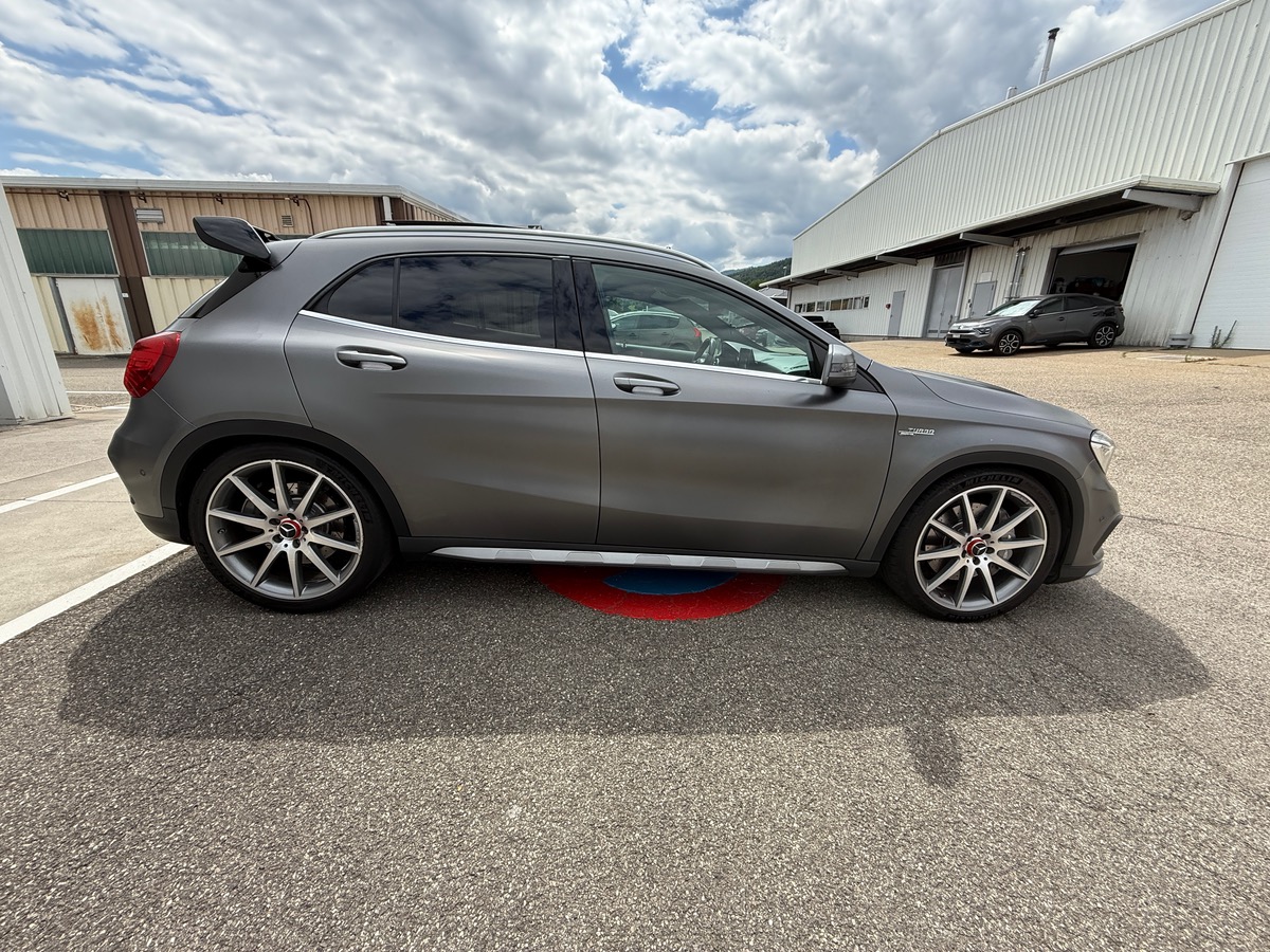 Mercedes-Benz GLA 45 AMG 2.0 4MATIC 7G-DCT 360cv, Toit ouvrant, Sièges électriques chauffants.