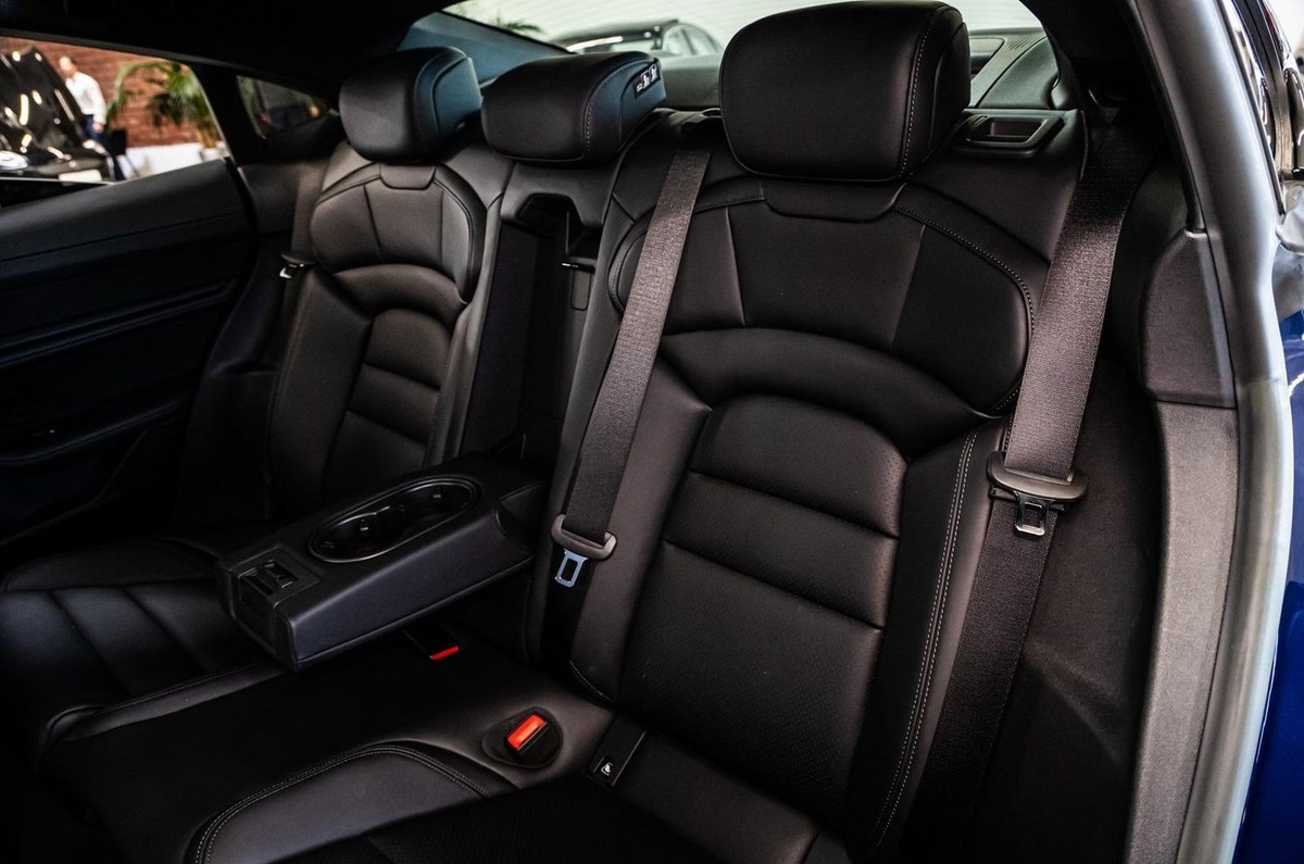 Porsche Taycan 4S avec batterie performance plus / Bose