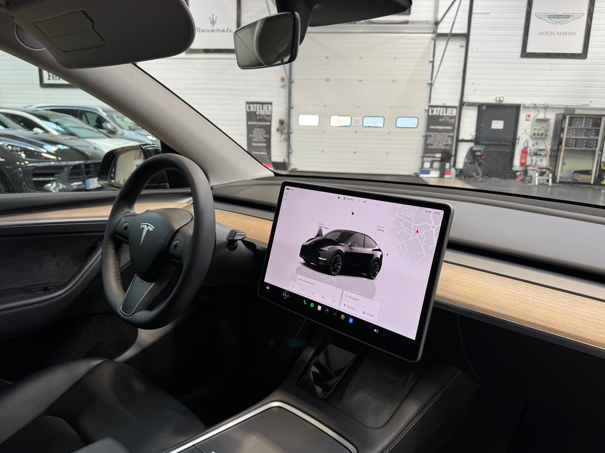 Tesla Model Y 347 cv PREMIÈRE MAIN AUTOPILOTE