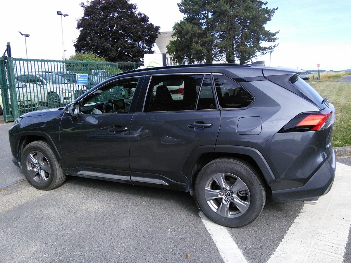 Toyota RAV4 V 2.5 VVT-iE 16V 218 Hybrid 2WD E-CVT 177 cv Boîte auto