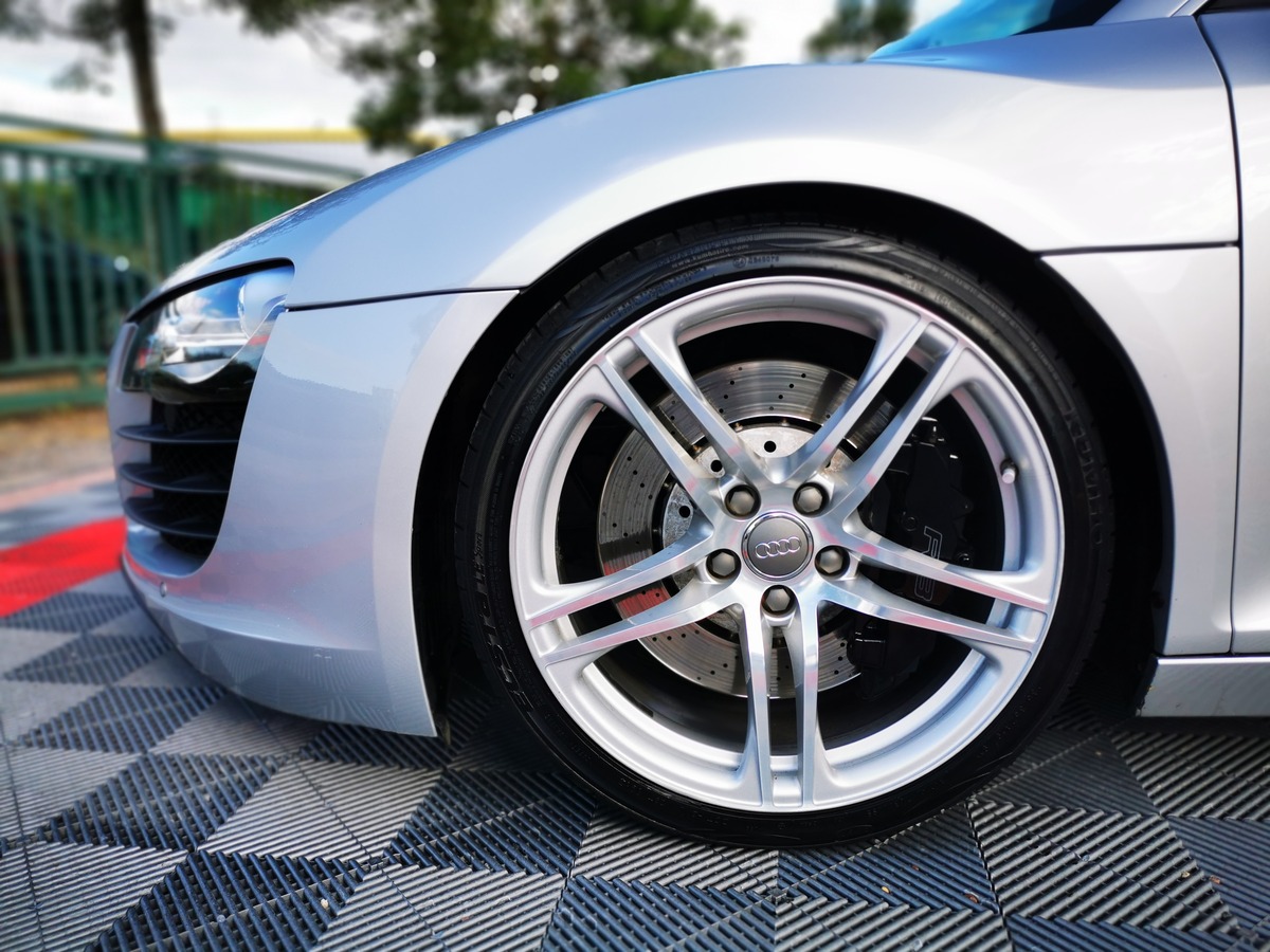 Audi R8 4.2 V8 420 R-TRONIC BANG OLUFSEN E