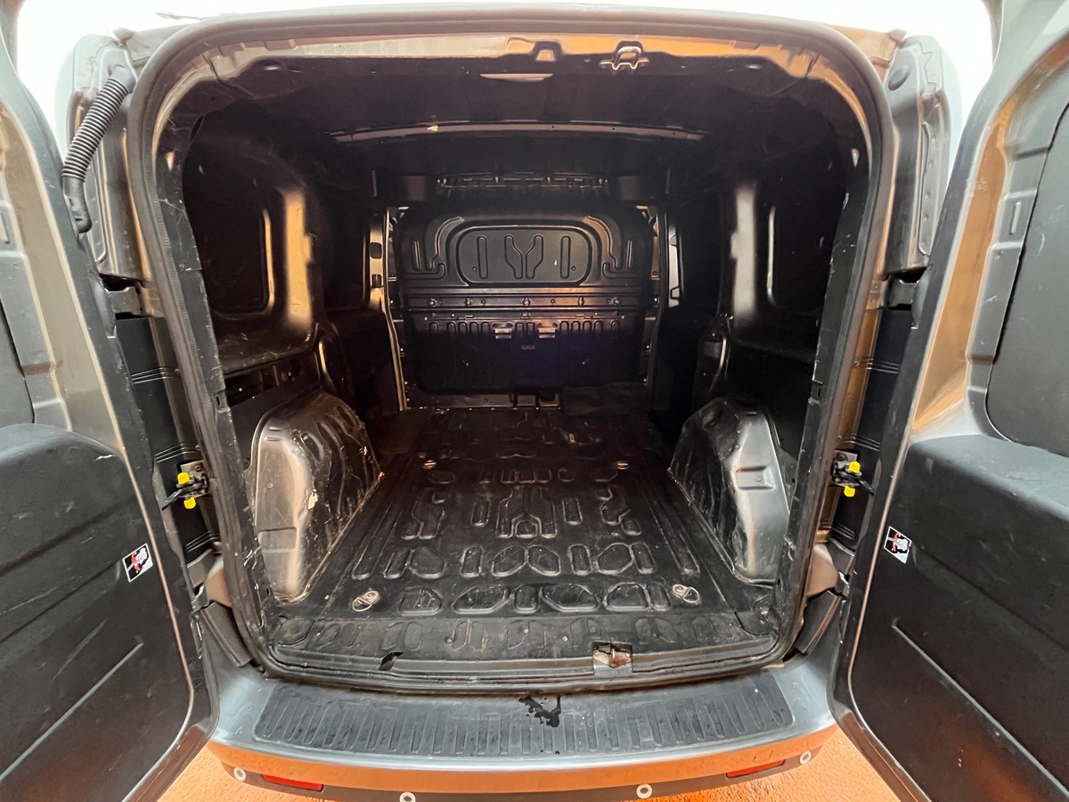 Fiat Doblo Cargo III Phase 2 1.3 MJTD Fourgon 95 CH PACK PROFESSIONAL TRIO NAV E6 TVA récupérable