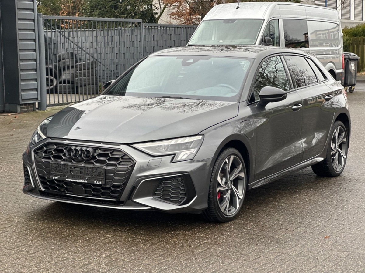 Audi A3 Sportback IV 45 TFSI e 245ch S Line S tronic 6 Bang&Olufsen Tête Haute Caméra CarPlay