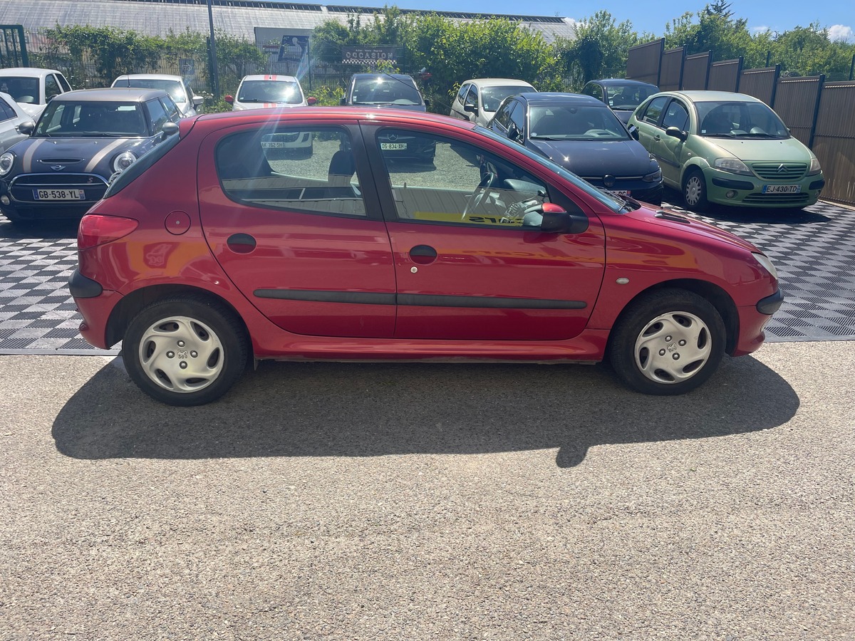 Peugeot 206 1.4 BOITE AUTOMATIQUE - CLIMATISATION - POSTE BLUETOOTH